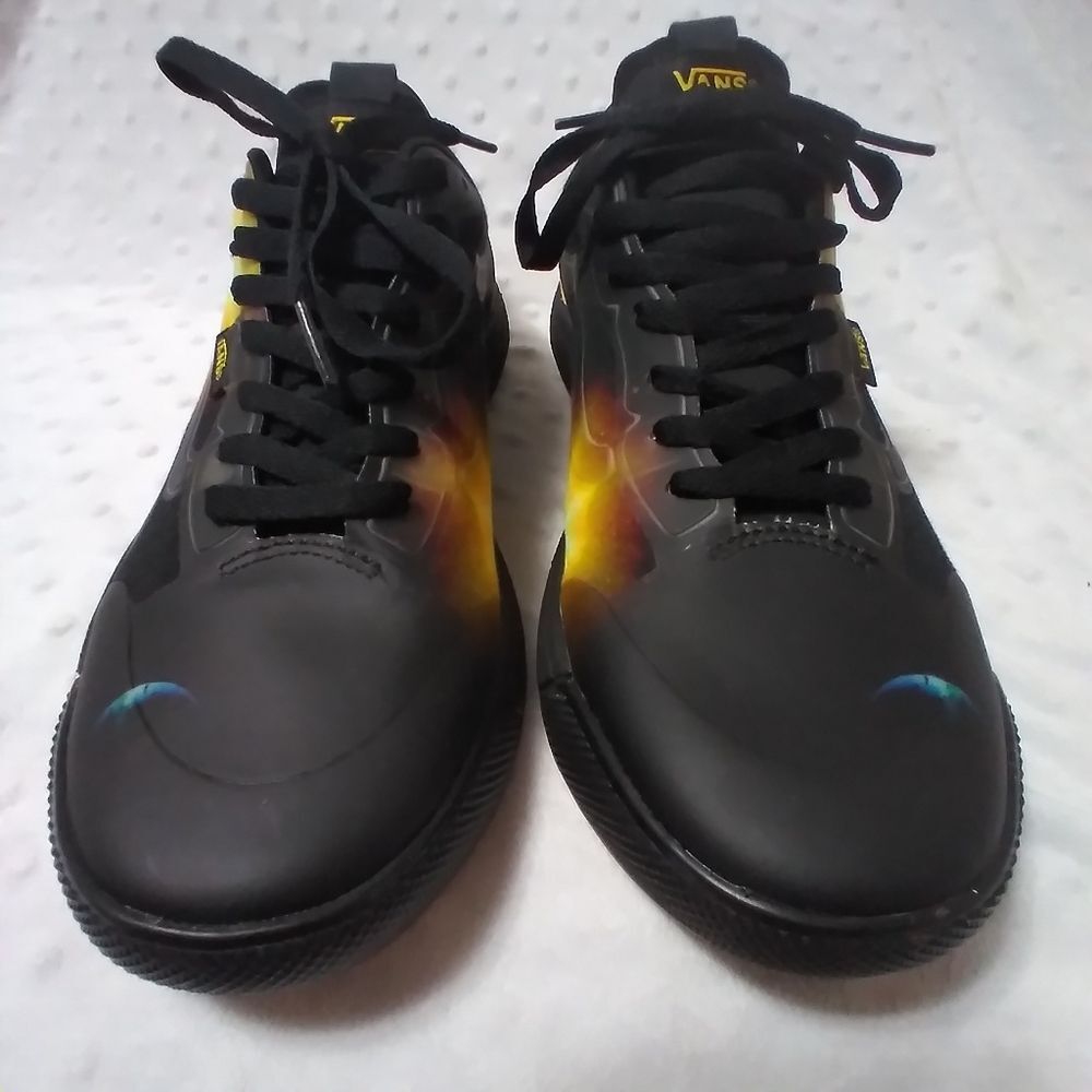 - Vans ultra range National geographic unisex sneakers size 8 mans